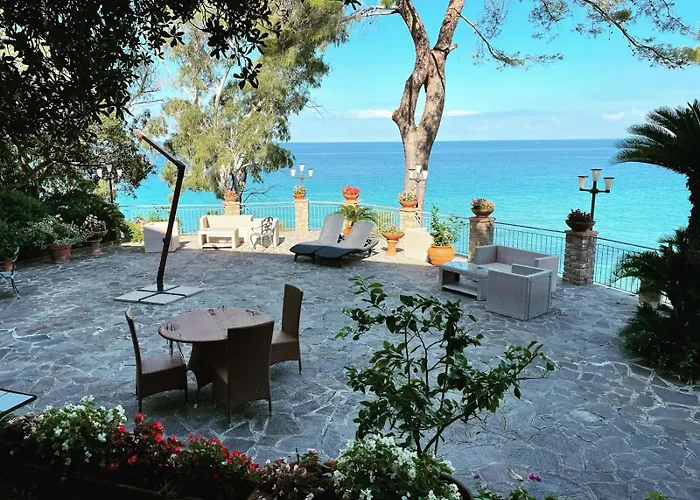 Donna Stefania Sea Front