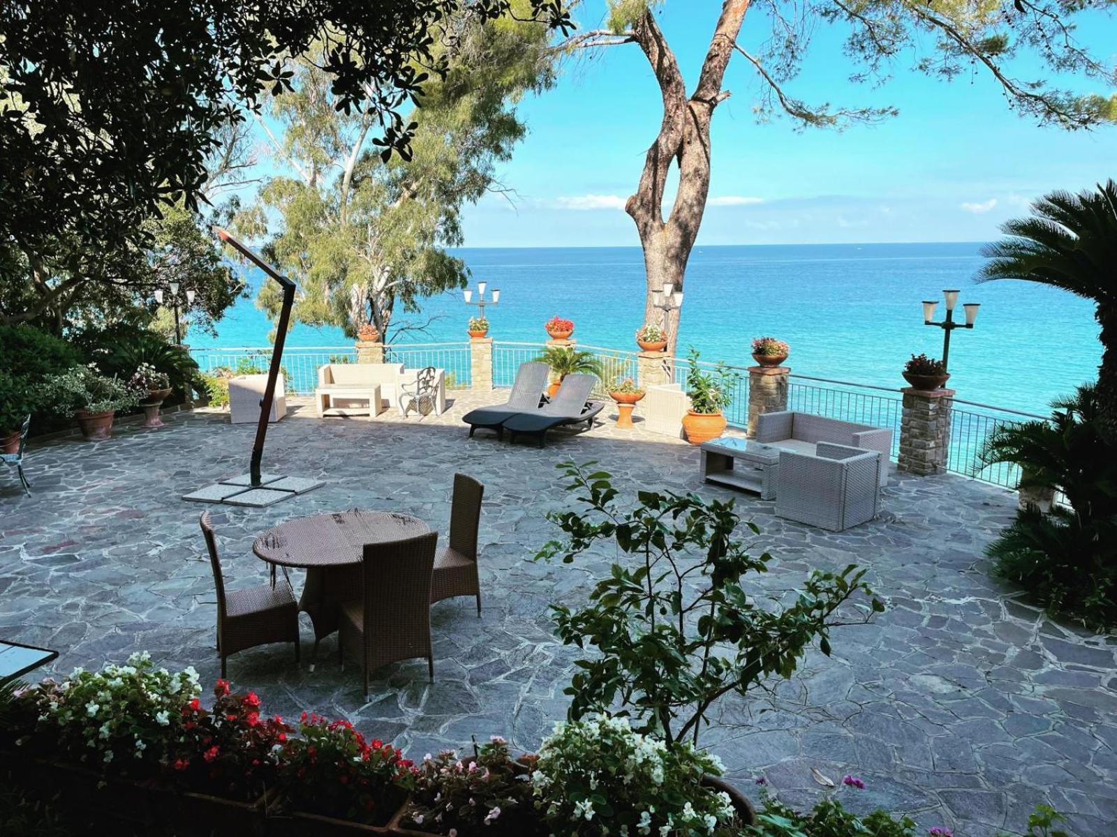 Donna Stefania Sea Front Holiday home Santa Maria di Castellabate
